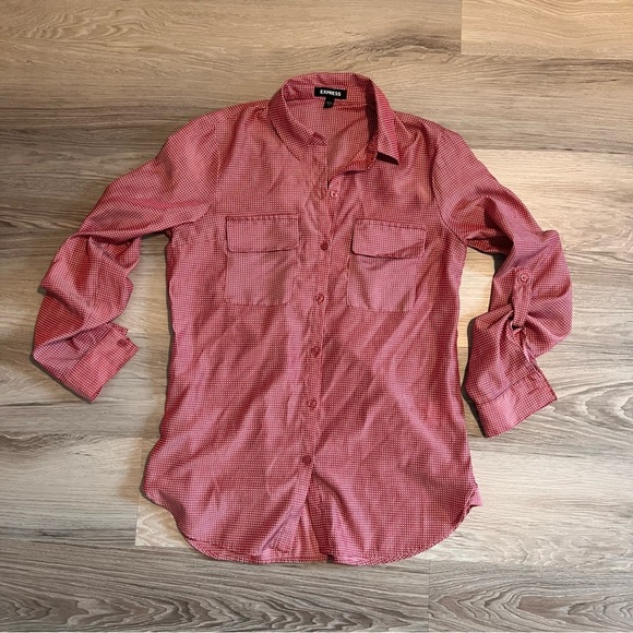 Express Women’s Red and White Polka Dot Button-Up Shirt Size XS - Picture 2 of 6